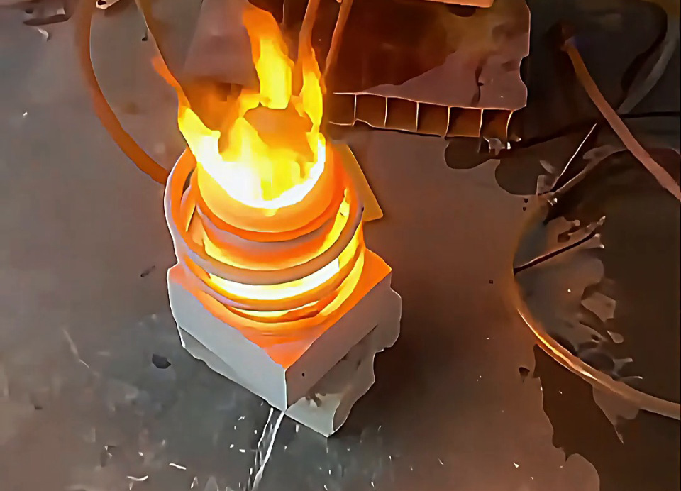 220V 小型高频熔炼炉为何限熔 2 公斤？供电、功率等 4 大限制因素详解