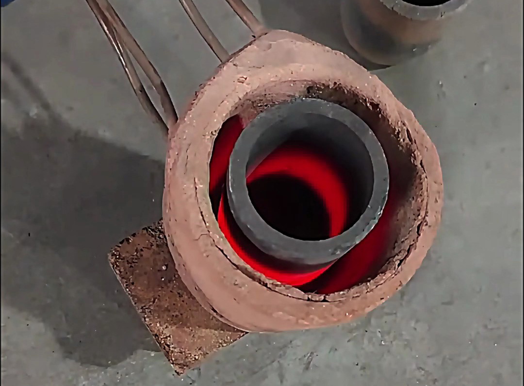 海拓小型中高频熔炼炉：几分钟熔尽多类金属，珠宝 / 实验室 / 教学全适配！