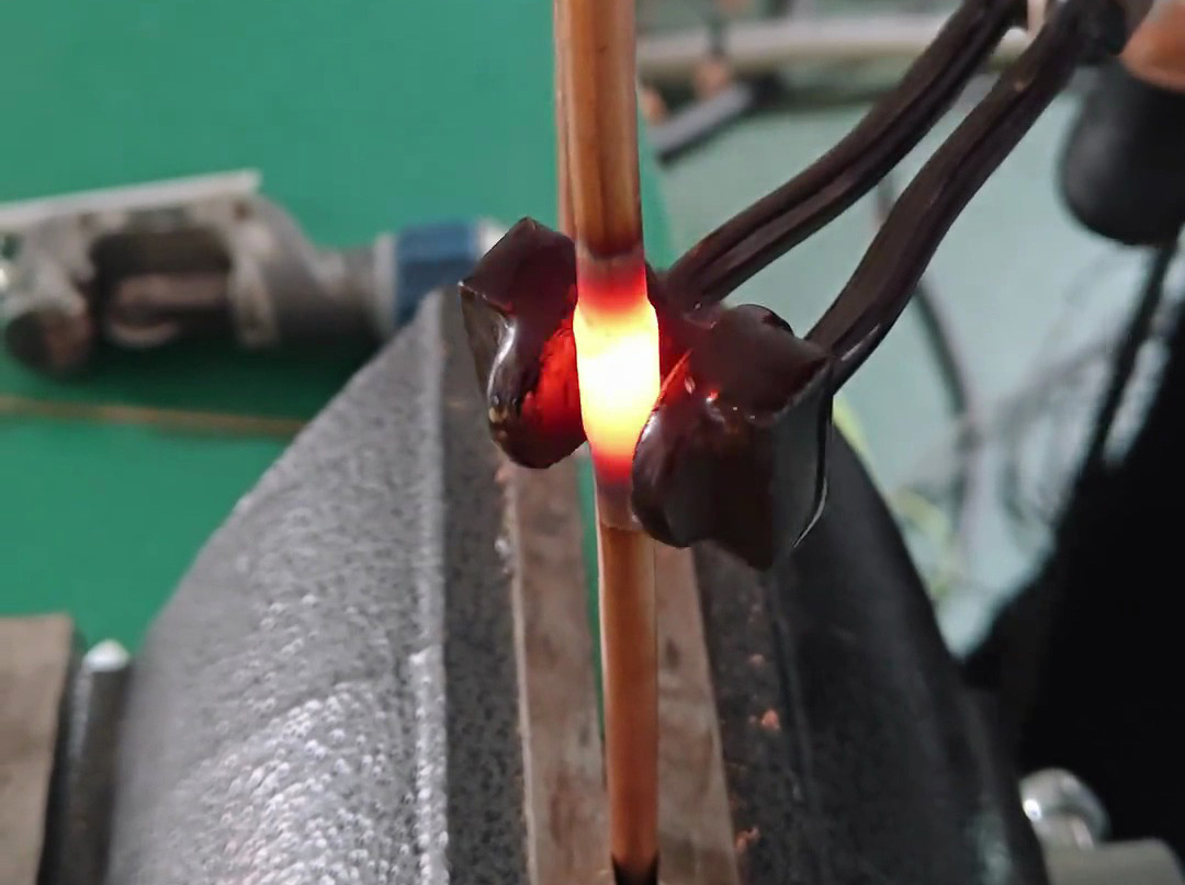 告别火焰焊！手持式高频焊机焊铜管超简单