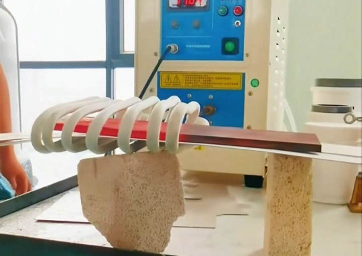 这款金属加热设备有多强 3秒加热至1000度 快速加热技术大开眼界