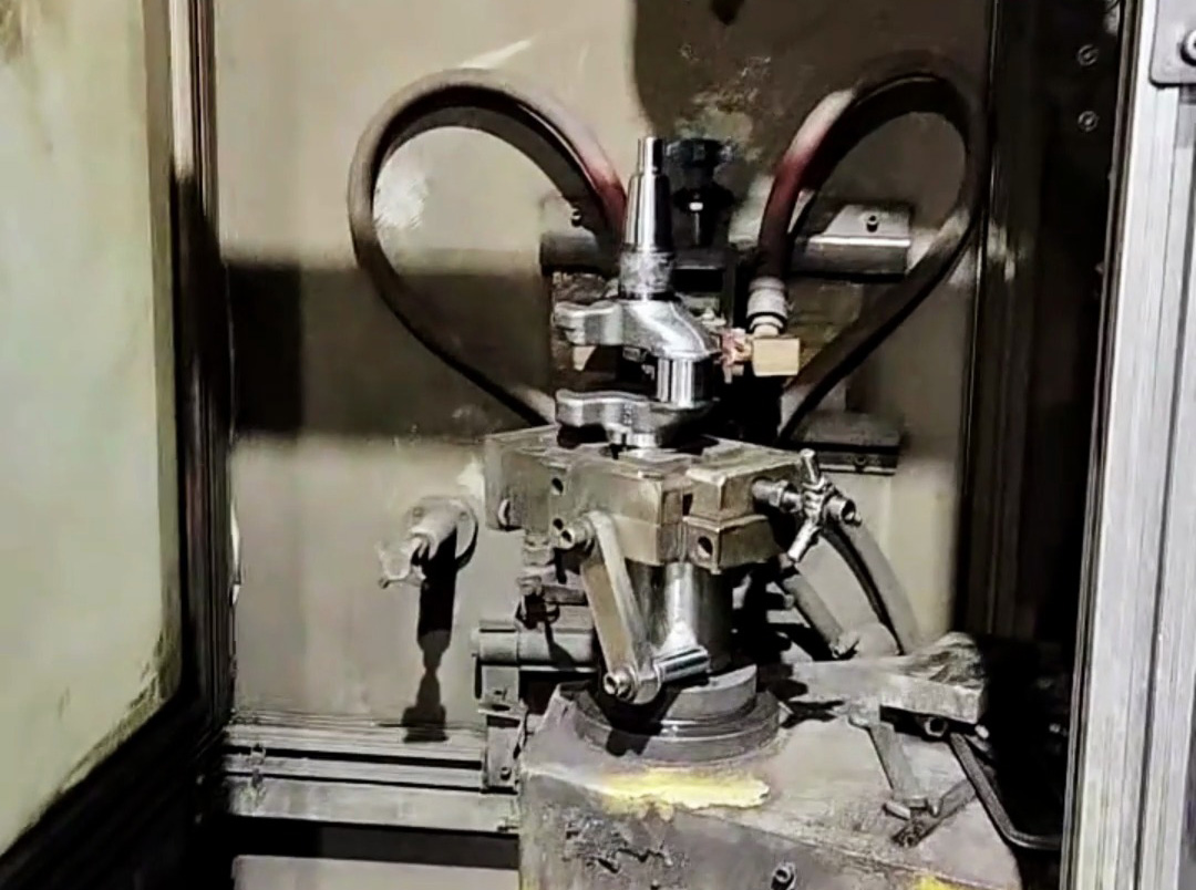 曲轴高频淬火机床是提升曲轴性能与寿命的核心设备