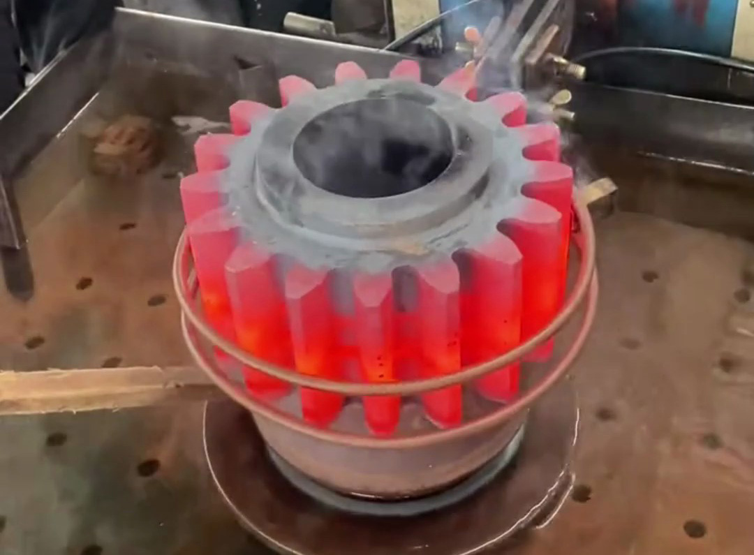 齿轮淬火频率怎么选?中频淬火VS超高频淬火,哪种更适合你的齿轮?