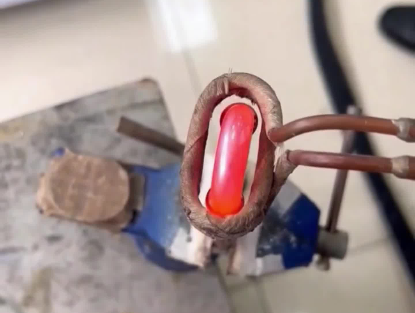 通电即用的智能手持式高频焊接机，冷凝器铜管焊接全过程展示！